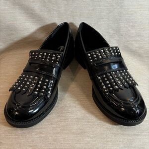 DESIGN CONCEPT STUDIO Sz 10 Studded Round Toe Slip  On Patent Leather Loafers